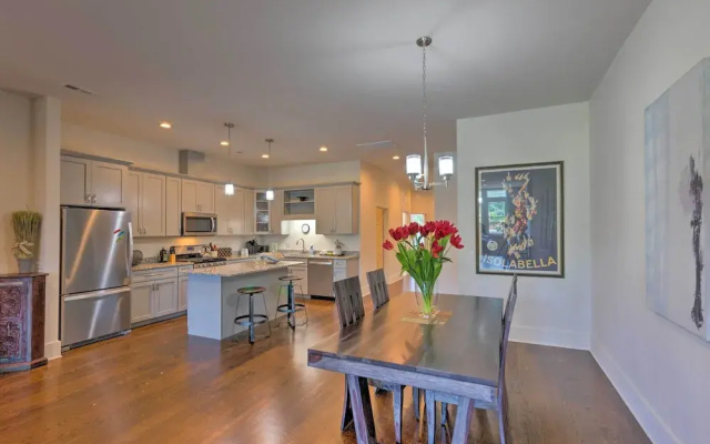 Modern Main St. Apt in Downtown Waynesville!