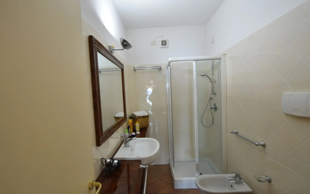 Lakeview apartment in Oggebbio with swimming pool