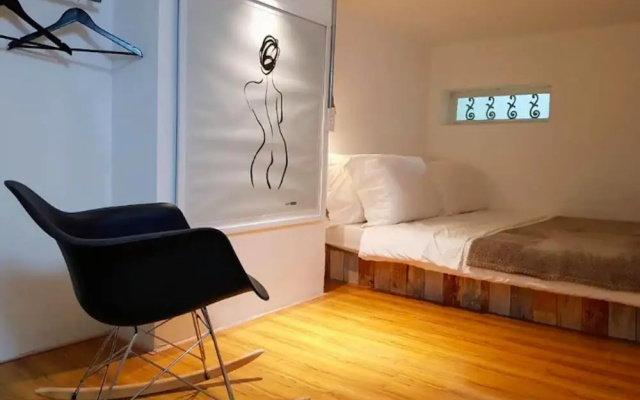 HideawayStay Sleep & Work in Duplex