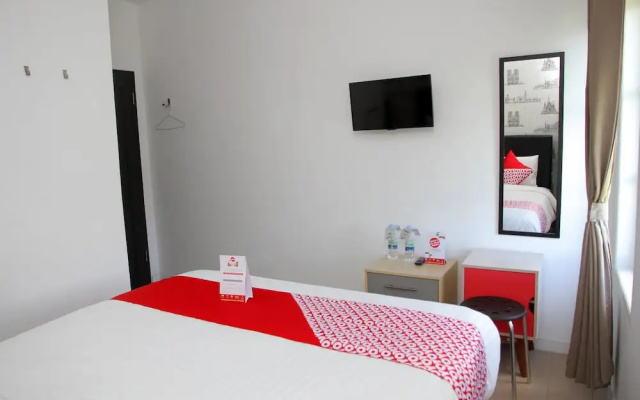 OYO 1098 Rego Hotel