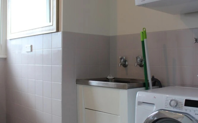 Newly Renovated Villa - Waters Edge