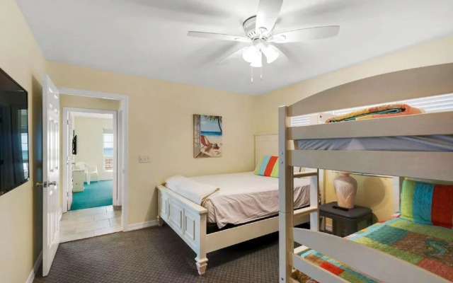 Barefoot Beach Retreat 3 Bedroom Apartment