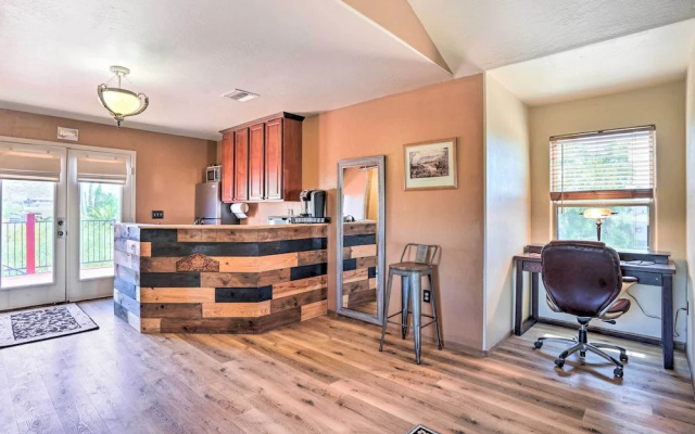 Dreamy Desert Studio w/ Deck + Pool Access!