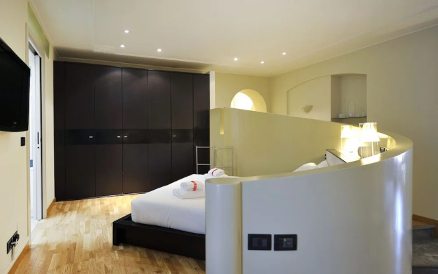 At Home Heart of Milan - Design Duomo Apartment