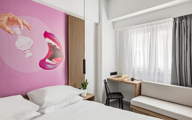 The Q Hotel