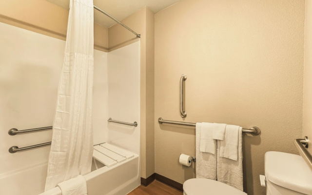 LivAway Suites Phoenix-Tolleson