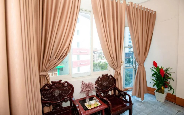 Halong Party Hostel & Hotel