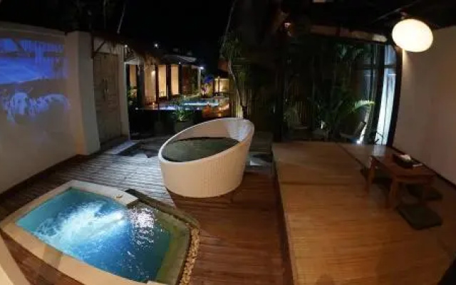 Twist and Shout Art Villa Seminyak