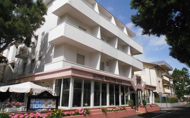 Hotel Walter Гаттео-а-Маре вид на фасад