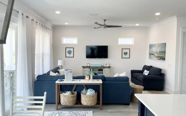 Island Escape 5 Bedroom Home by RedAwning