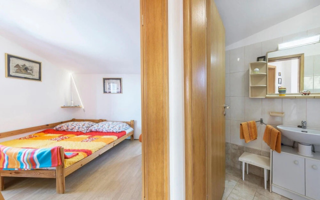 Awesome Apartment in Barbariga With 2 Bedrooms and Wifi