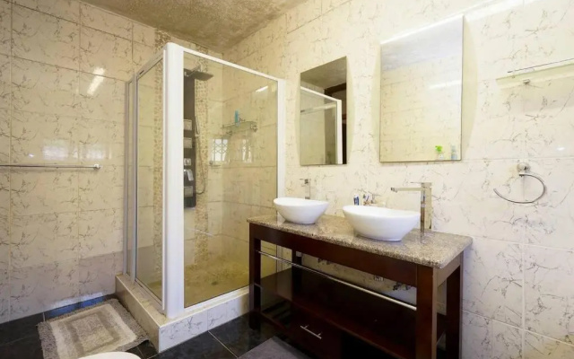 Modern Luxury 3 bedroom house