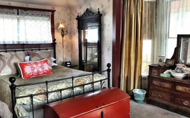Historic Skagway Inn