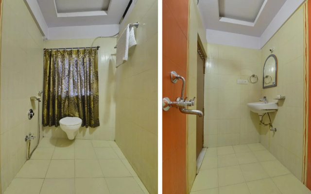 OYO Flagship 2421 Hotel The Ishani