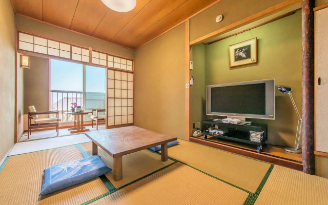 Atami Red House