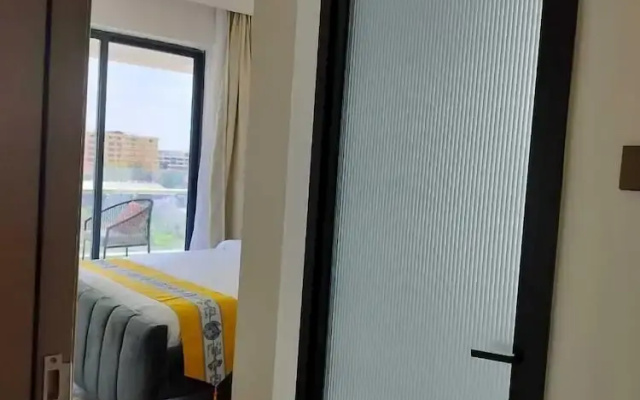 Lux Suites Capital Rise Apartments