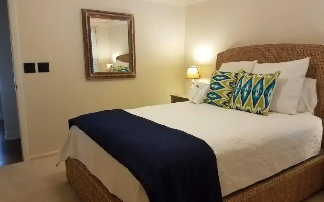 7 Edgewater Ally