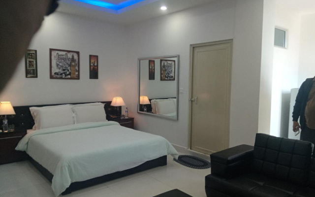 J. I. T Hotel