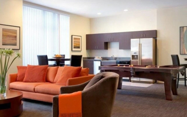 Global Luxury Suites at the Gateway Arch
