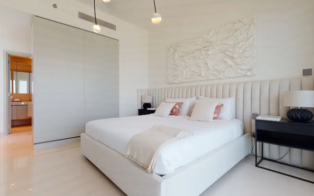 Sunrise Bay 2BR Luxury Apartment