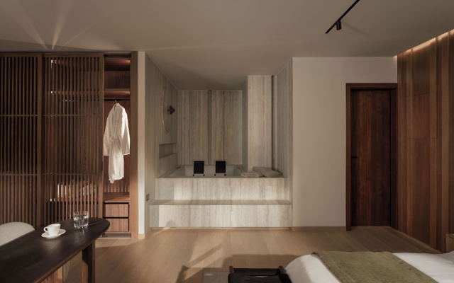 Ceci Suites