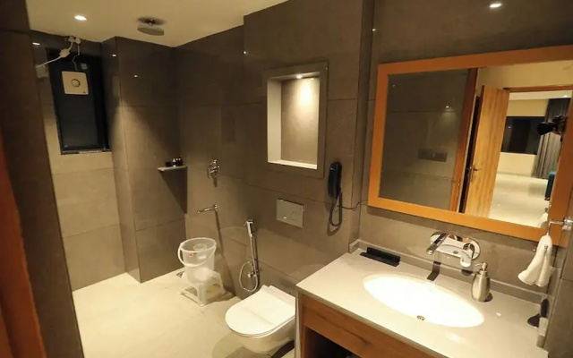 Geetanjali Hotel and Suites