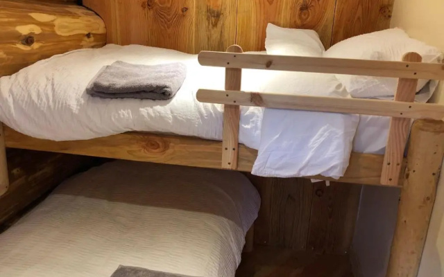 Coed y Marchog Woodland Retreat
