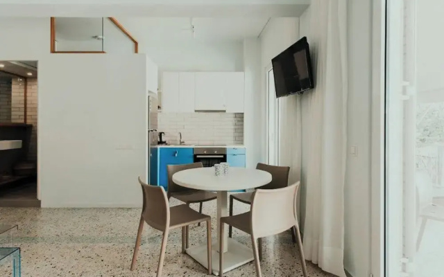 MGM Residencies - Miaouli