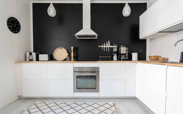 Luminous 1br next to Puu-Vallilla