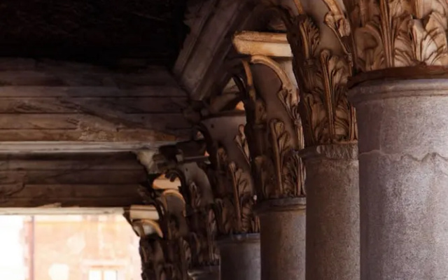Home On The Pantheon Square