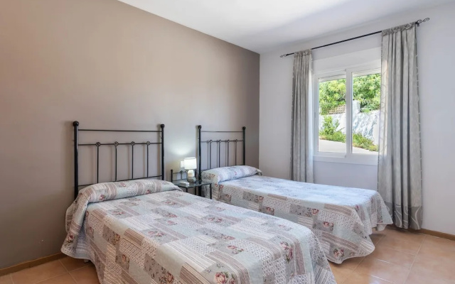 Fancy Holiday Home by the Sea in Calpe With Pool