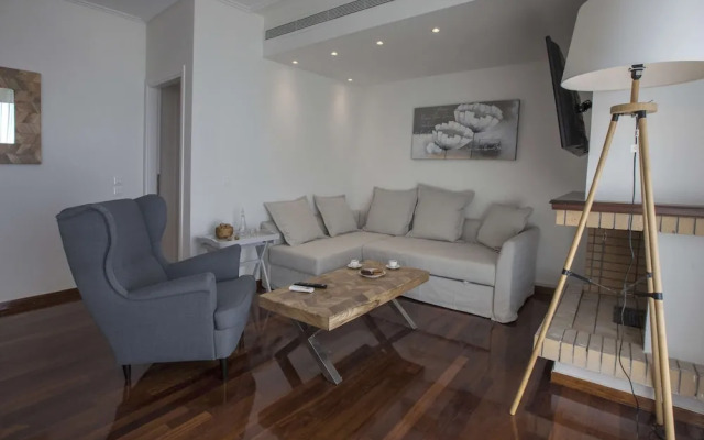Elegant residence with Panoramic view to Acropolis by GHH