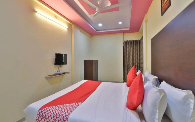 D K Guest House by OYO Rooms