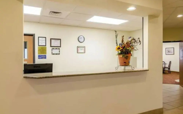 Park View Inn & Suites Hoisington