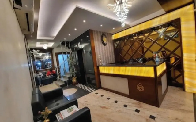 Hotel Golden Crown