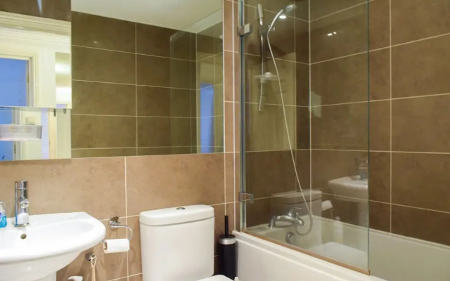 Comfortable 2 Bedroom Apartment By Earls Court