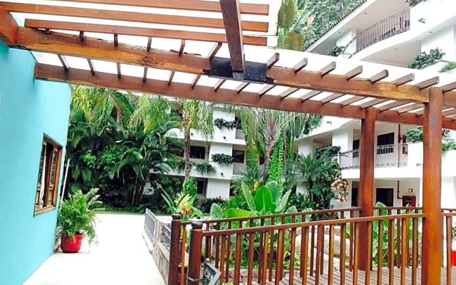 Hotel Casa Iguana Mismaloya вид на фасад