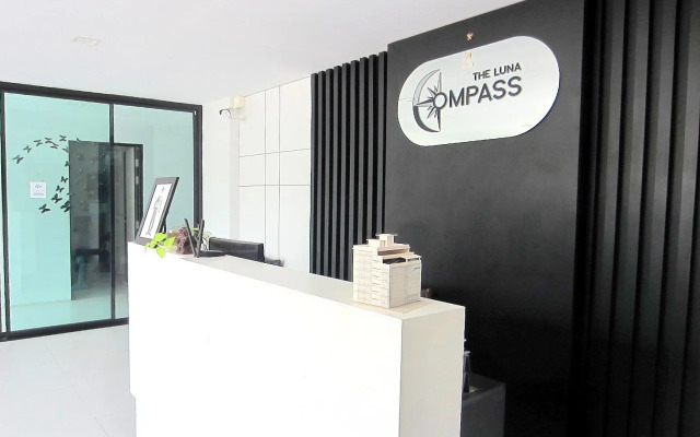 The Luna Compass