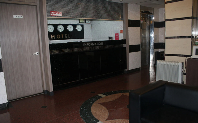 New Seven Hotel