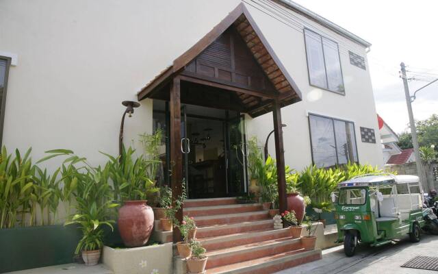 Evergreen Boutique Hotel вид на фасад