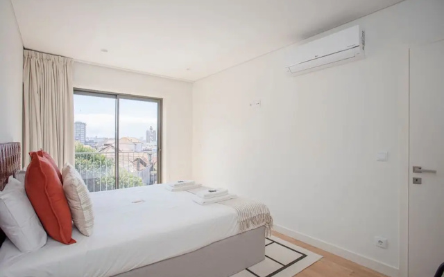Liiiving in Porto - City Design Apartment Q