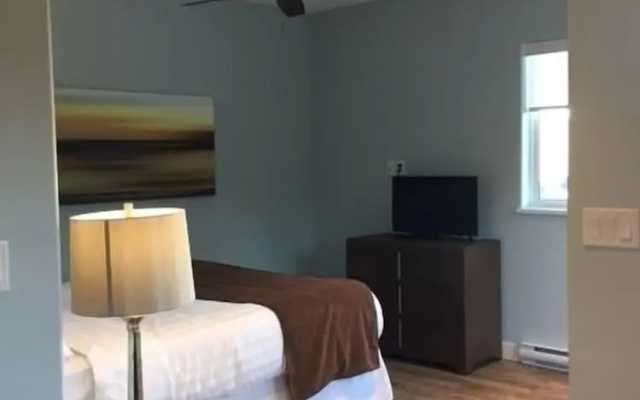 Pender Harbour Hotel