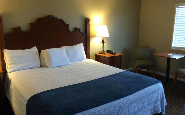 Kentucky Lake Inn