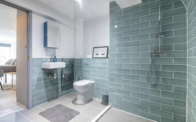 1-bed Flat in West London, Sleeps 2