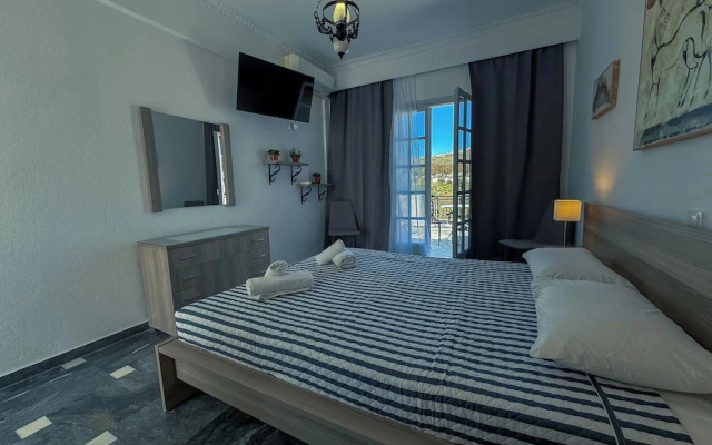 Tritonas Rooms