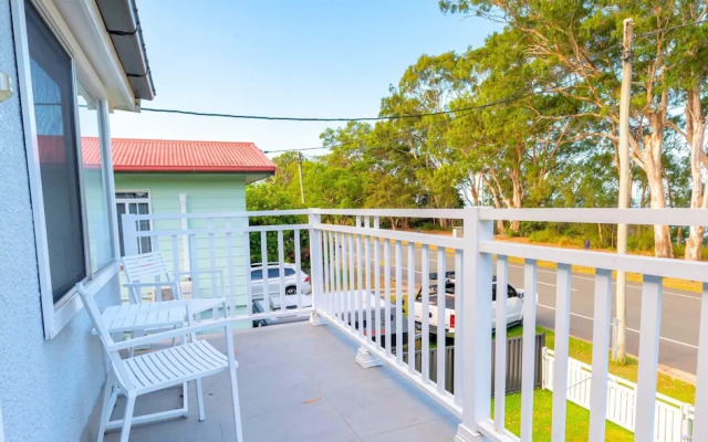 Metawisebnb Waterfront 3BR Coastal Escape