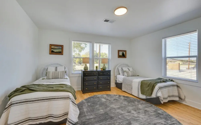 Modern Milledgeville Getaway: Walk to Downtown!