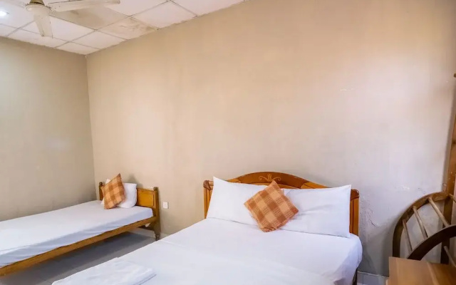 Riverside Hotel Colombo