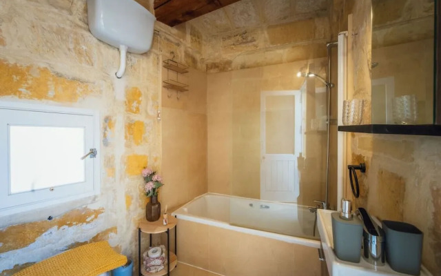 Traditional 500 Year old Gozitan Townhouse