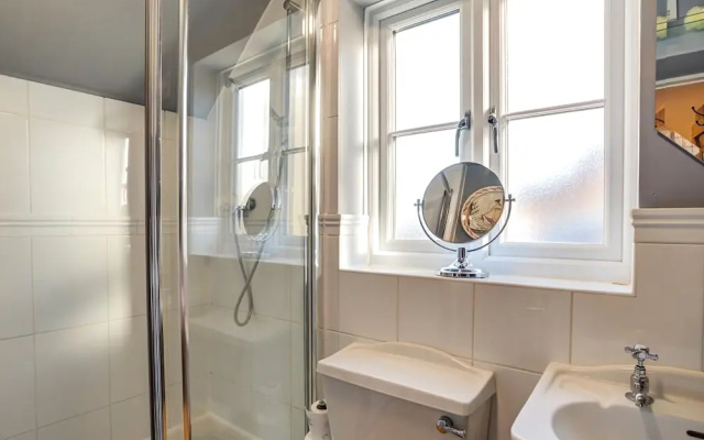 Aelia Cottage, Cirencester